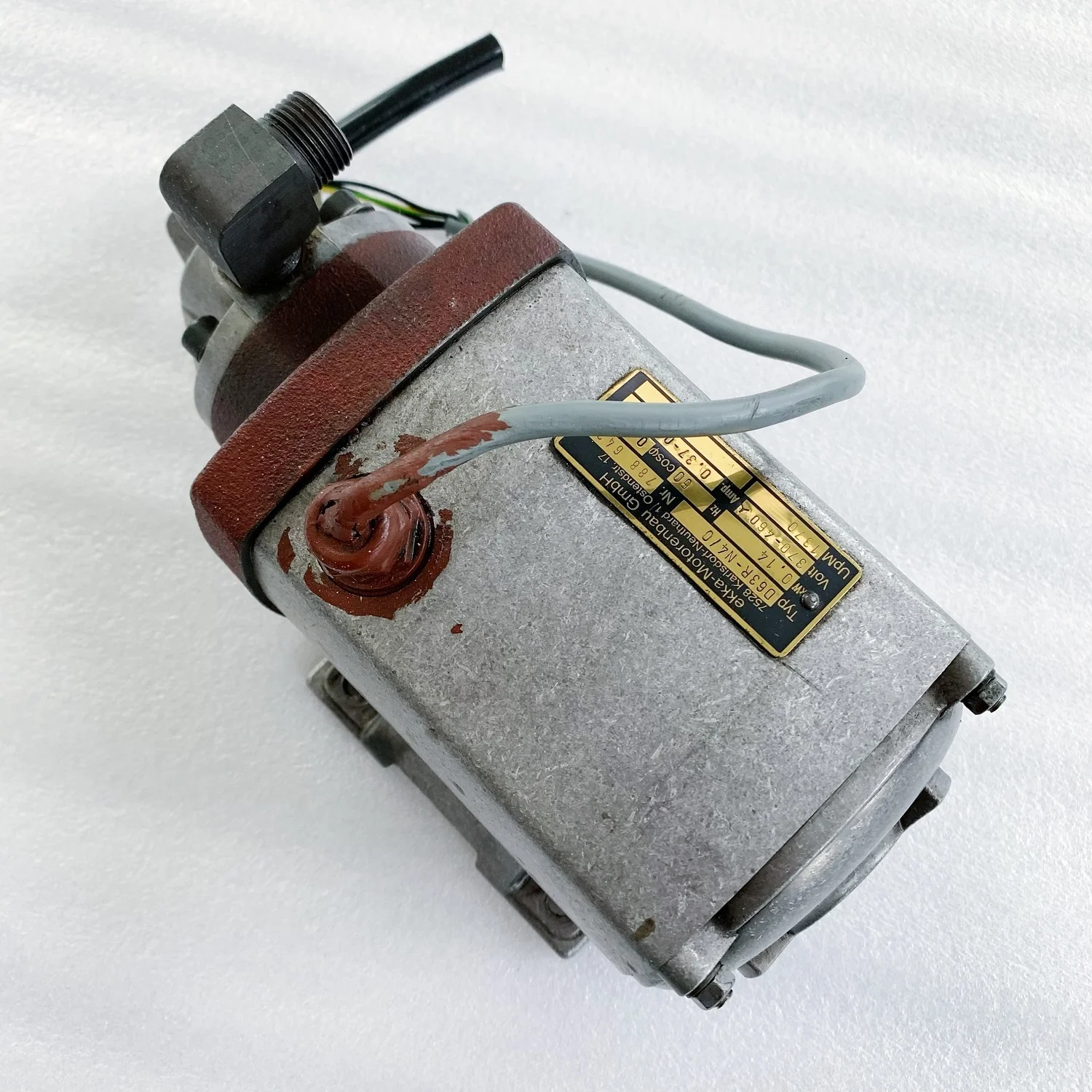 

Оригинальный двигатель вакуумного насоса D63R-N4/0 для запасных частей для офсетной печатной машины Man Roland 200