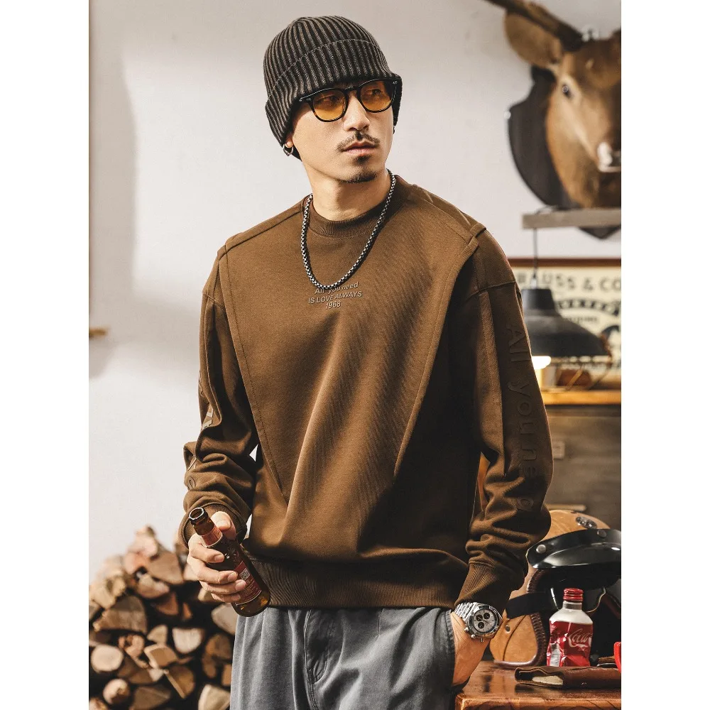 

A new retro men's autumn hoodie with a trendy design and a loose top for spring and autumn