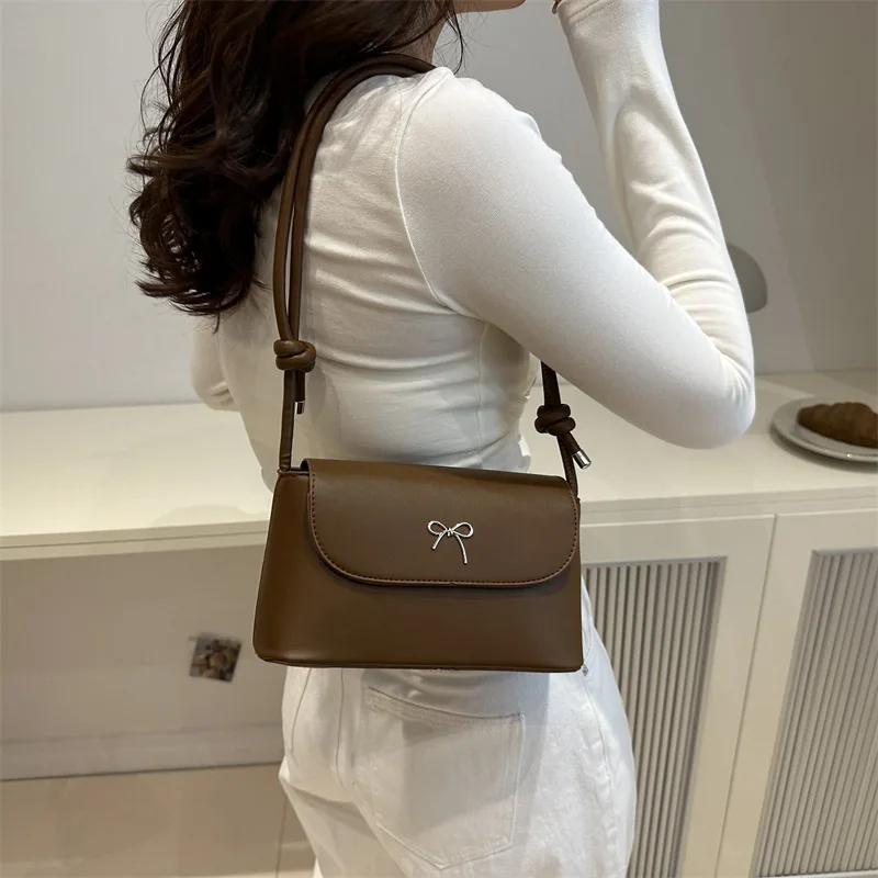 New Women's High-quality Texture Multifunctional, Simple And Fashionable Super Hot Single Shoulder Underarm Small Square