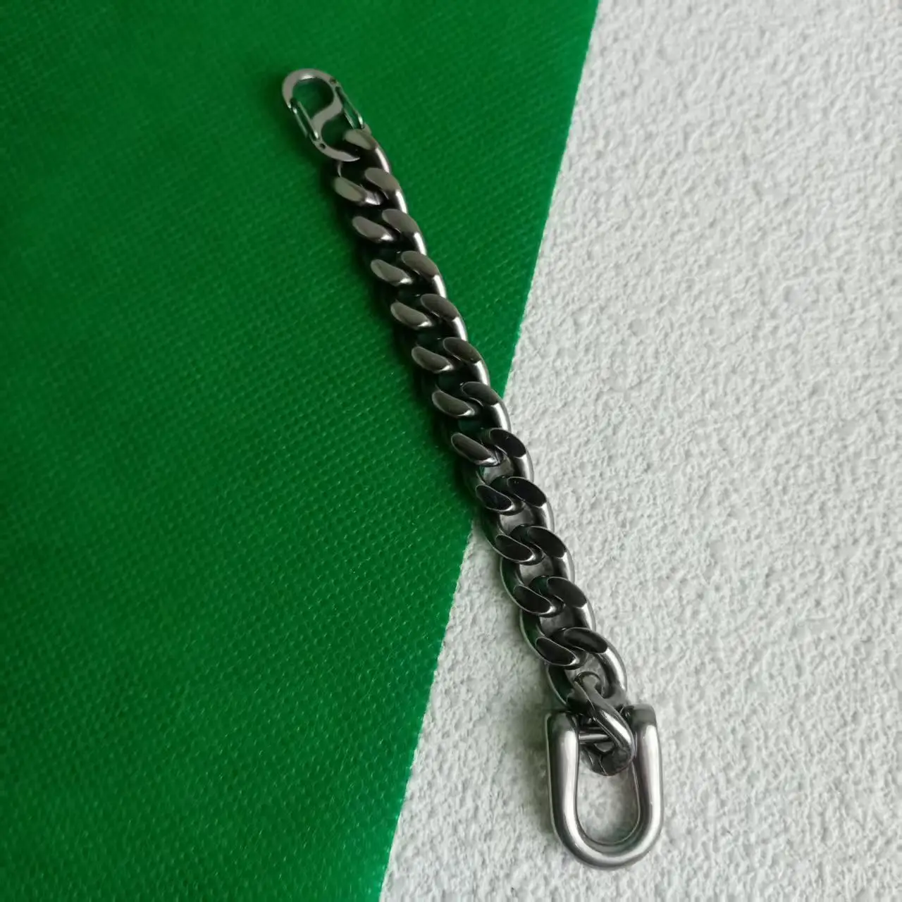 10.5mm Polished Flat Keychain (Pure Titanium) - Small Package Chain for Key Organization & Bag Matching