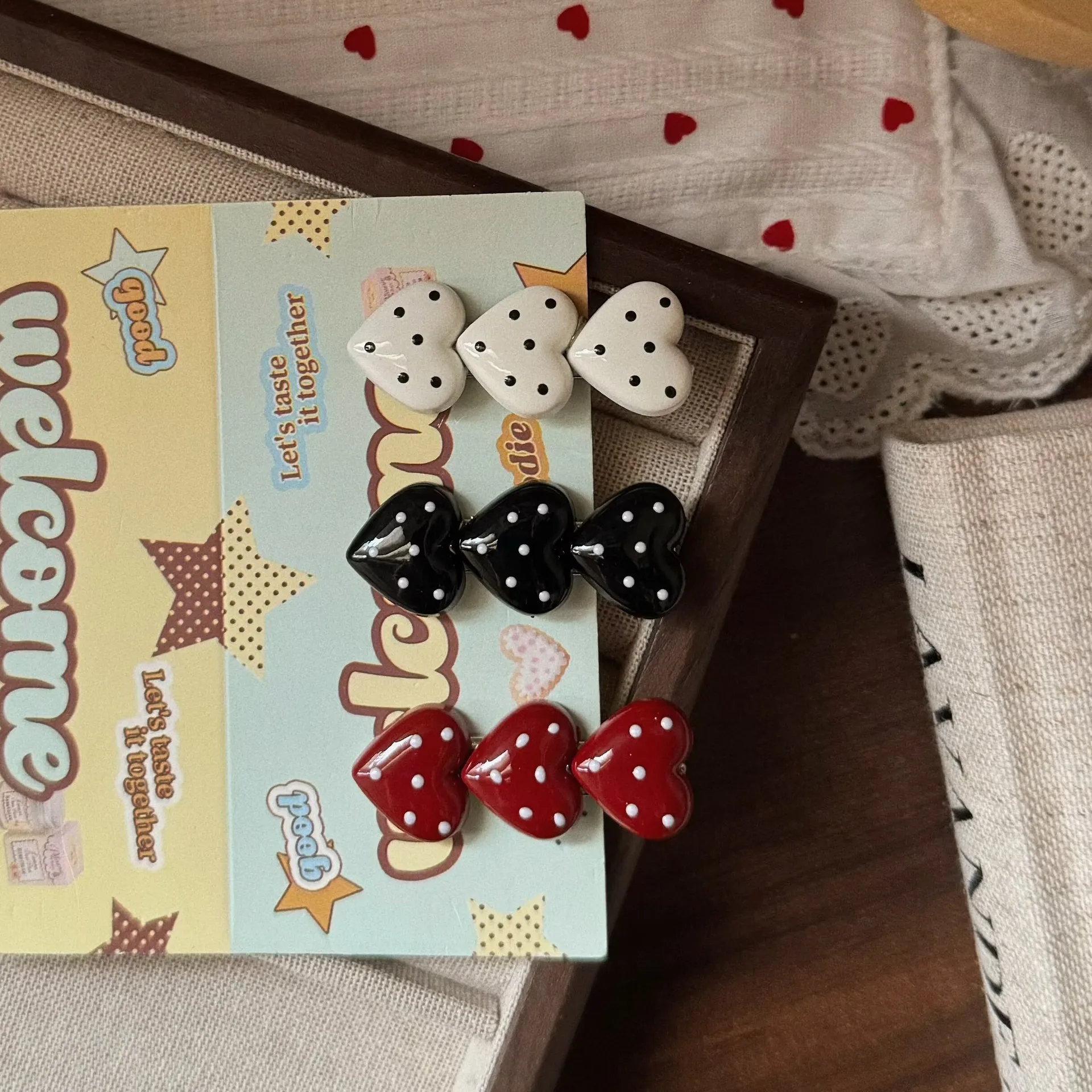 Chic Black & White Polka-Dot Heart Hair Clip – Korean-Style Cute Versatile and Trendy Duckbill Clip for Girls