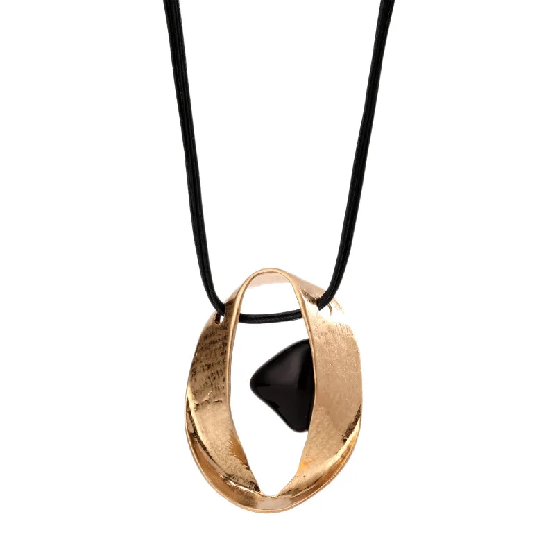 

Vintage Geometric Long Pendant Necklace Women European Style Metal Sweater Chain Luxury Minimalist All-match Jewelry Gift