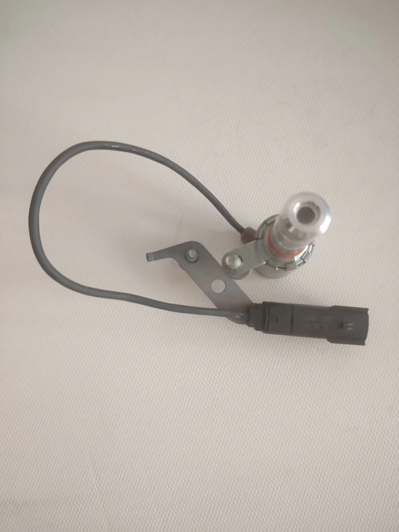 12670746 12632008 12658750 12665170 25202542 Oil Pump Flow Control Valve Oil Pump Solenoid Valve Suitable for Buick Chevrolet Cadillac Ats Ct6 Xt5 Gl8S Equinox Envision New Lacrosse Malibu XL Ltg Lcv Lhp Models view 2