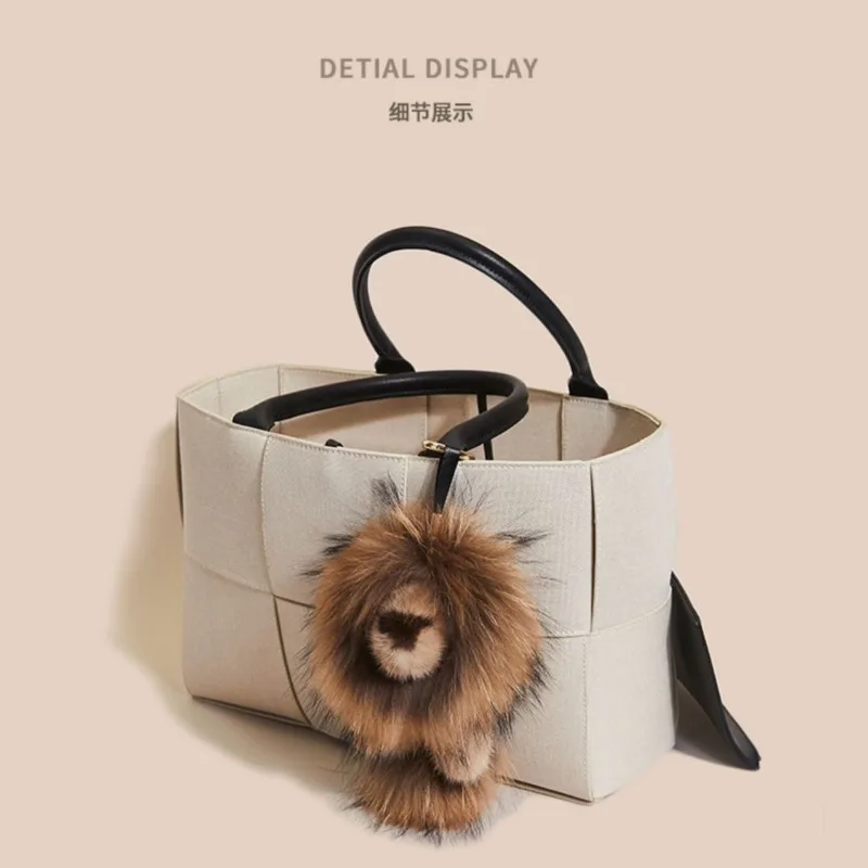 Luksusowy brelok z prawdziwego futra norek z lwem Śliczna pluszowa torba Breloki samochodowe Ozdoby dla kobiet Lusterko wsteczne Wiszące prezenty Dziewczynki Dzieci