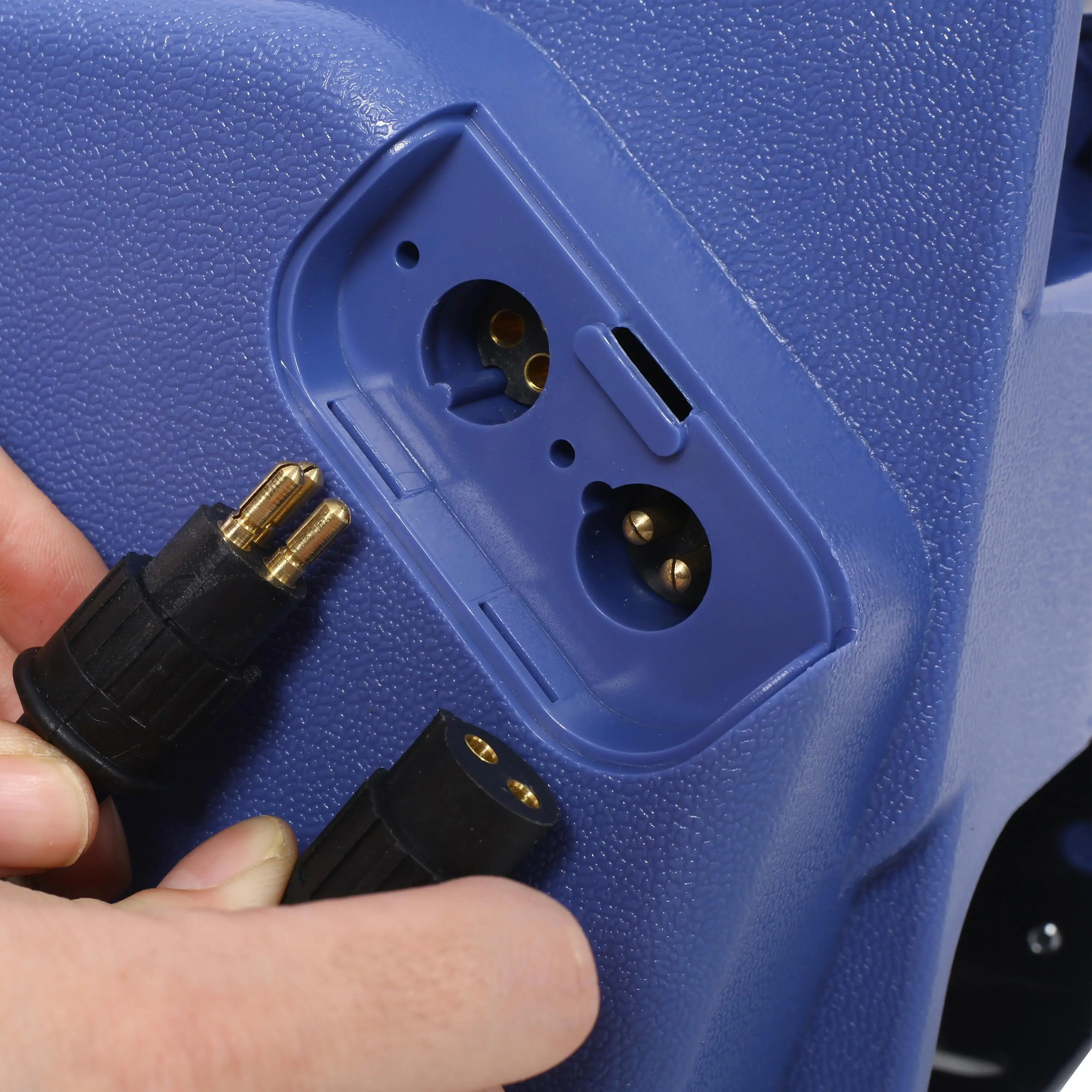 12v aanhangerlier, omkeerbare elektrische lier, voor boten tot 6000 lbs. Gegalvaniseerd staaldraad, met extra katrolhaak, in- en