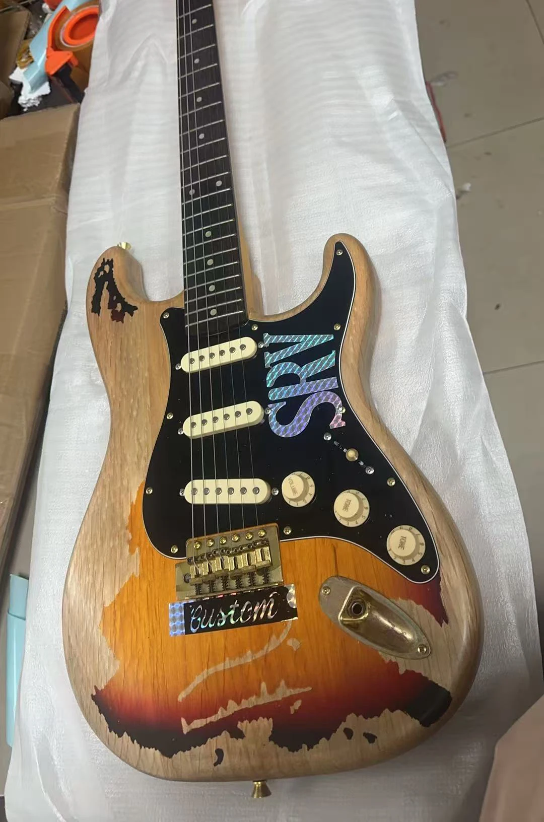 

Новая профессиональная гитара 2026 года, 39 дюймов, коричневая, корпус из ольхи, гриф из палисандра