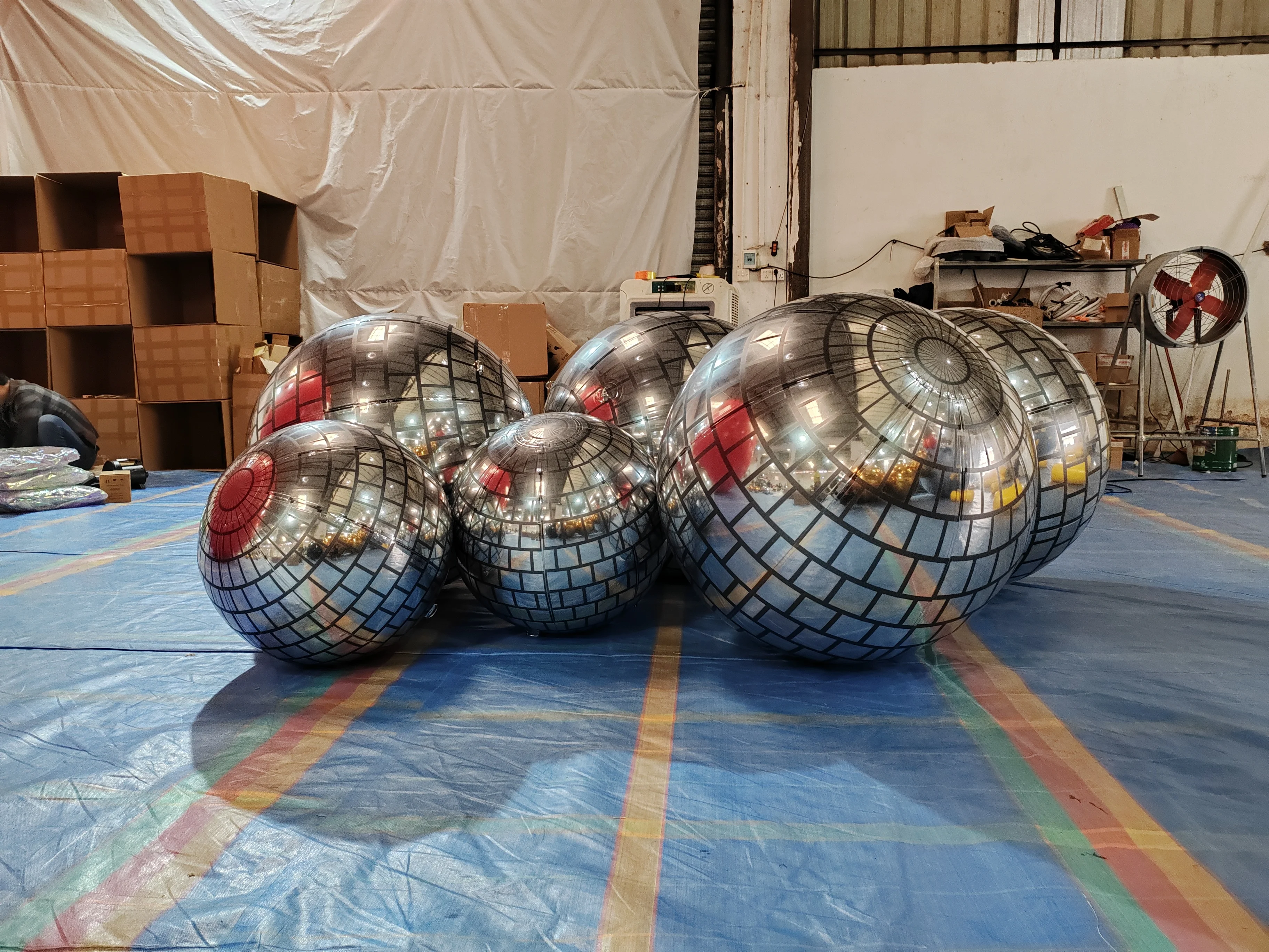 Custom Durable  New Inflatable Chrome gold Ball inflatable metallic balls Sliver Spheres Mirror Ball Airtight Party Balloons