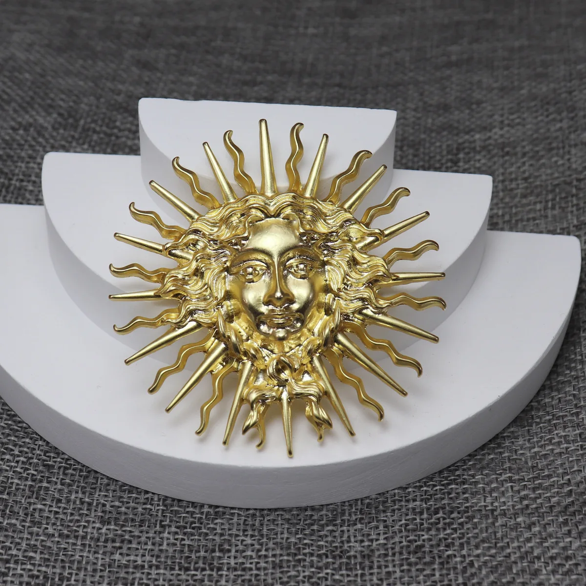 The Middle Ancient Times Style Gold Color Sun Goddess Brooch UNISEX Suit Coat Accessories Brooch