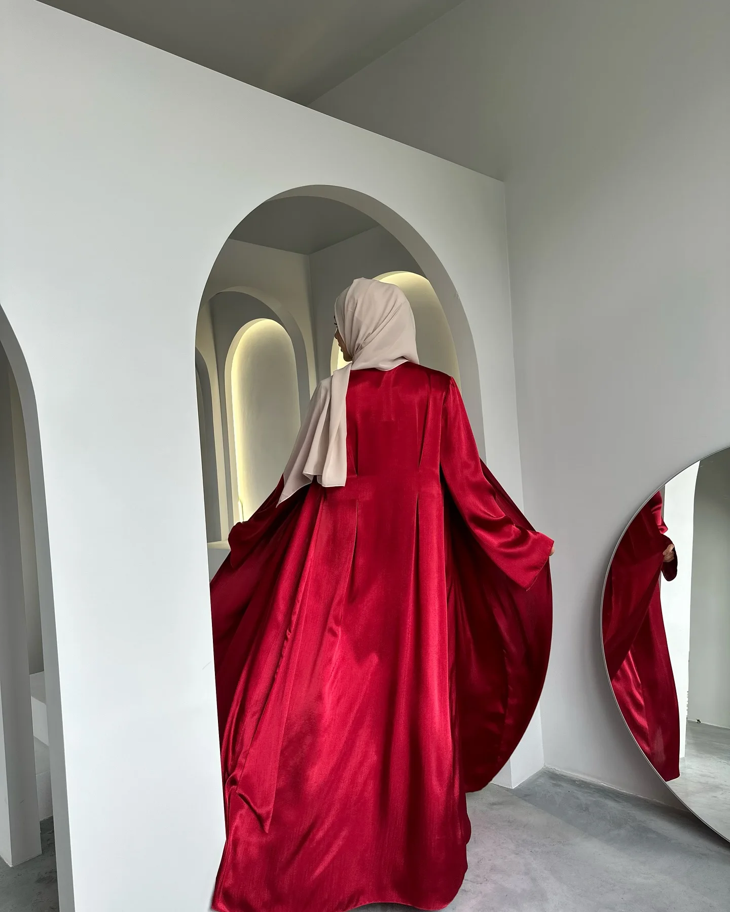 Abiti da sera in raso personalizzati di alta qualità Abito da cocktail formale con maniche lunghe girocollo Occasio speciale su misura