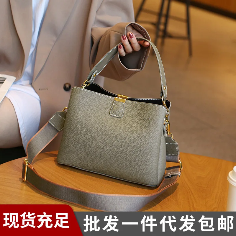 

Модная женская кожаная сумка-ведро большой вместимости 2026, для повседневных поездок, из натуральной кожи, через плечо