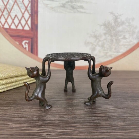 Retro Cat Foot Base Hollow Tea Oven Heating Base Art Desktop Decoration Antique Bronze Ware Candle Holder Candlestick Statue