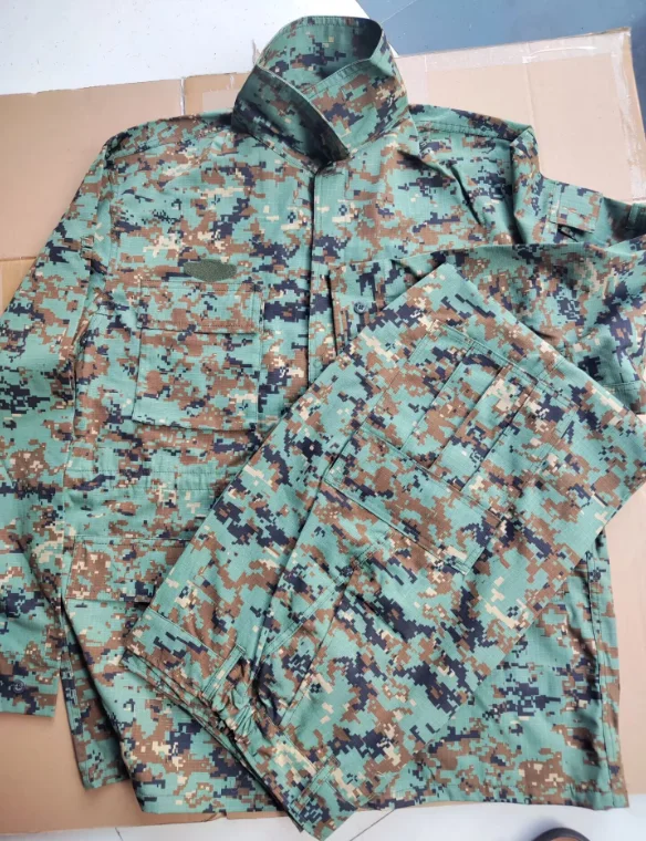 

Светло-зеленая цифровая камуфляжная форма Гватемала включает куртку и брюки