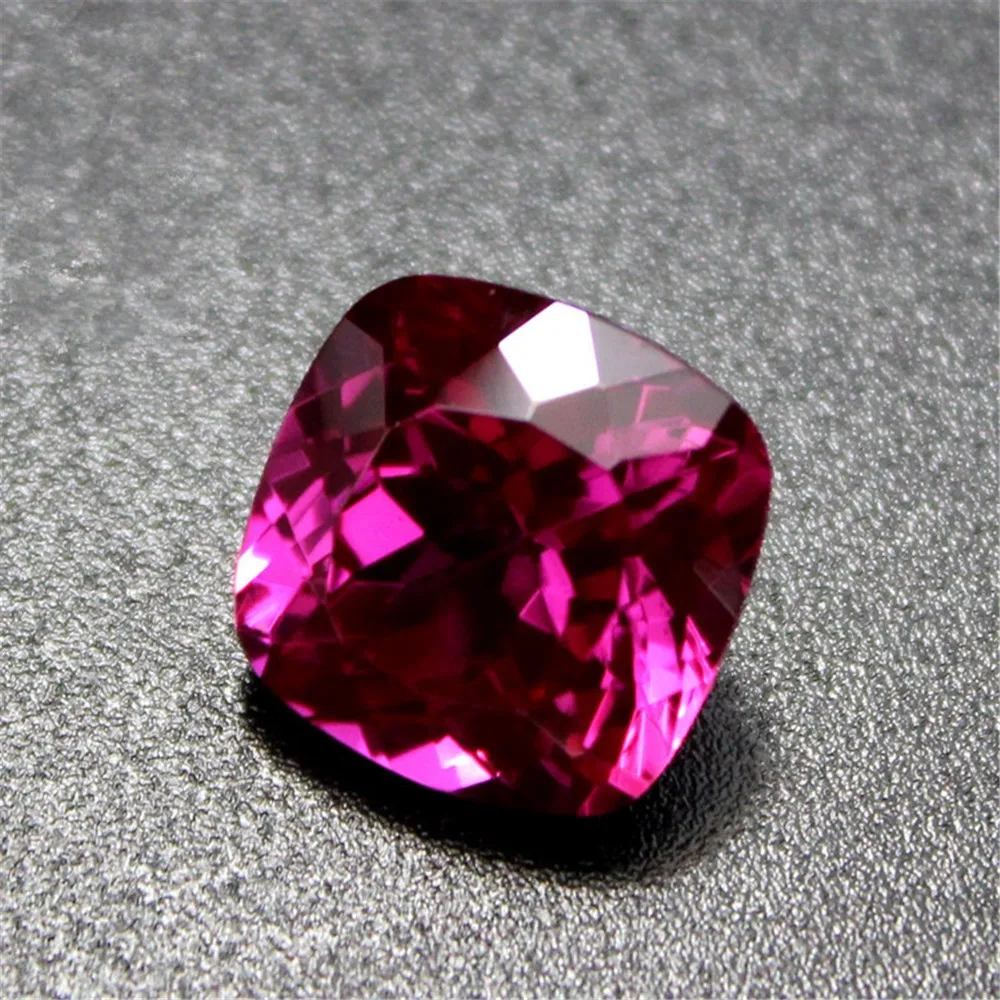 

Турмалиновый камень квадратной формы с огранкой «кушон»