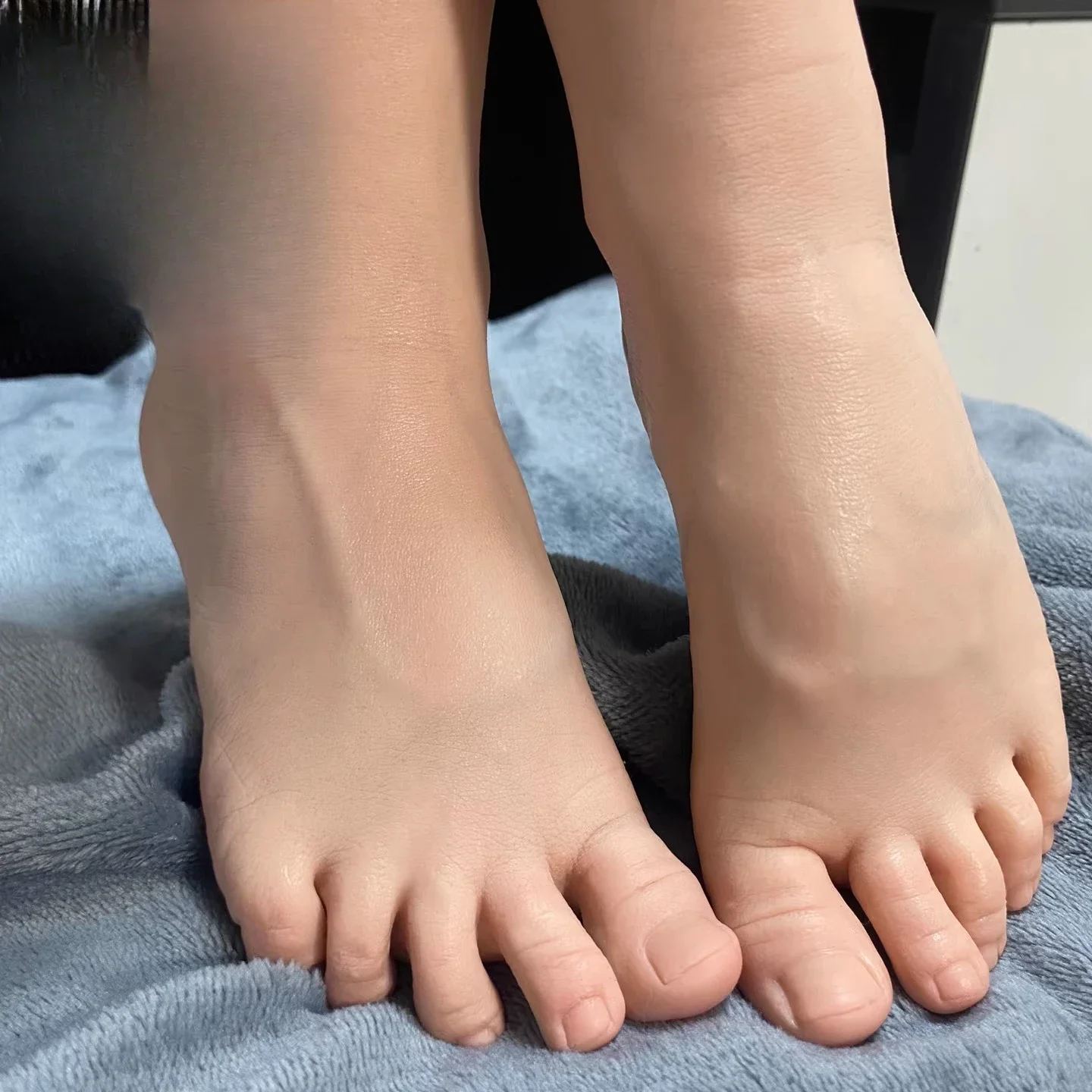 Classmate foot model simulation silicone model is small and cute, all-positioning moldable shoes display props J fake feet