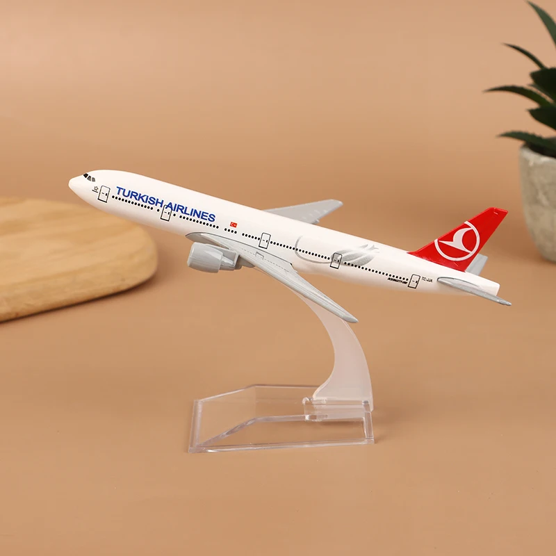 16CM Türkiye Airlines Boeing 777 Alloy Airplane Model Scale 1:400 Metal Airplane Replica Diecast Aircraft Aviation Collectibles