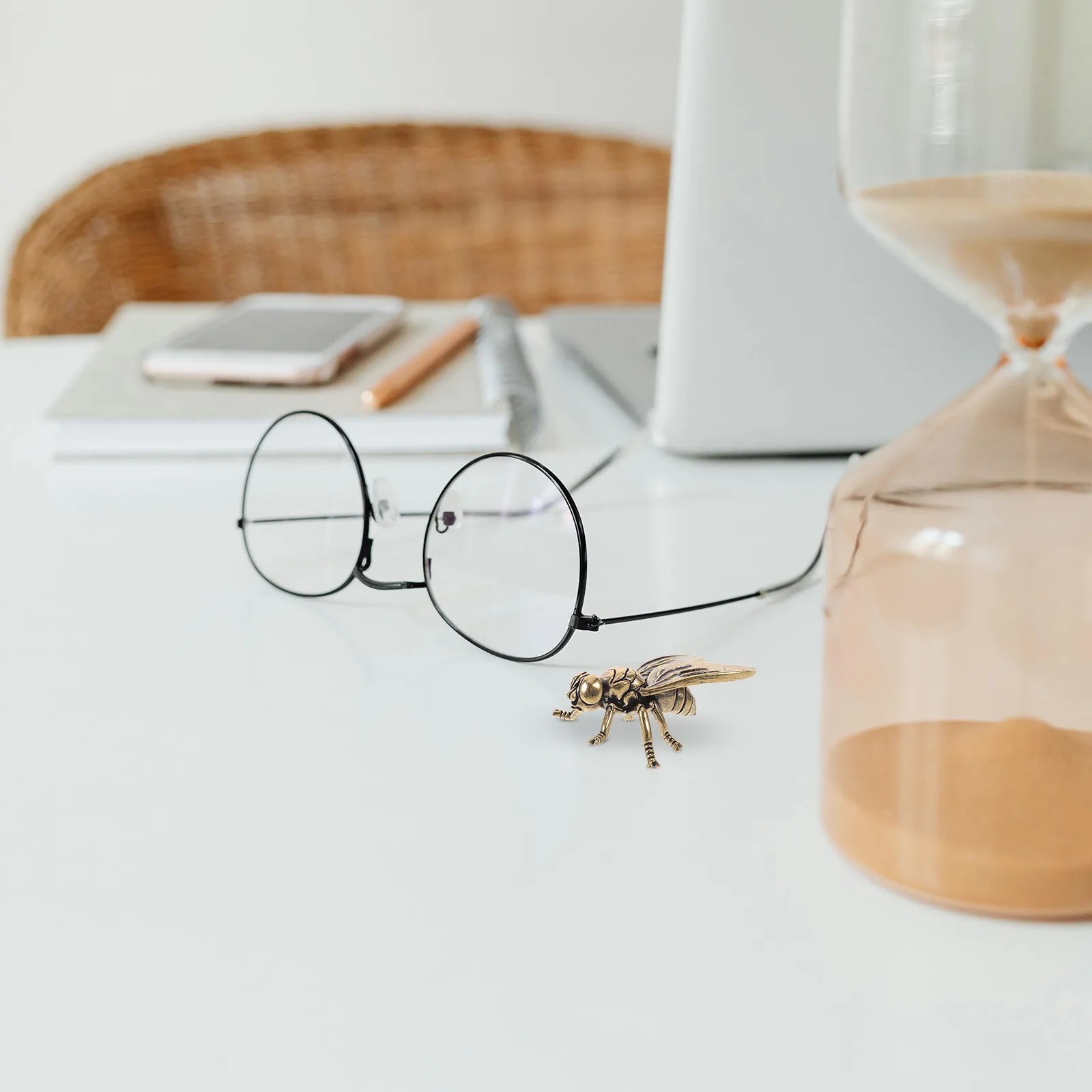 Vintage Brass Fly Decoration 2x1.4x1in Realistic Insect Table Sculpture for Desk Tea Table Living Room Retro Home Ambiance
