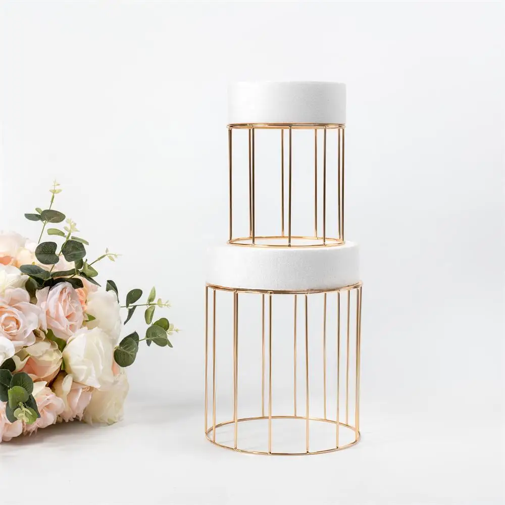 Hot-selling new wrought iron cake rack wedding creative round dessert table tray golden cake simple layered rack
