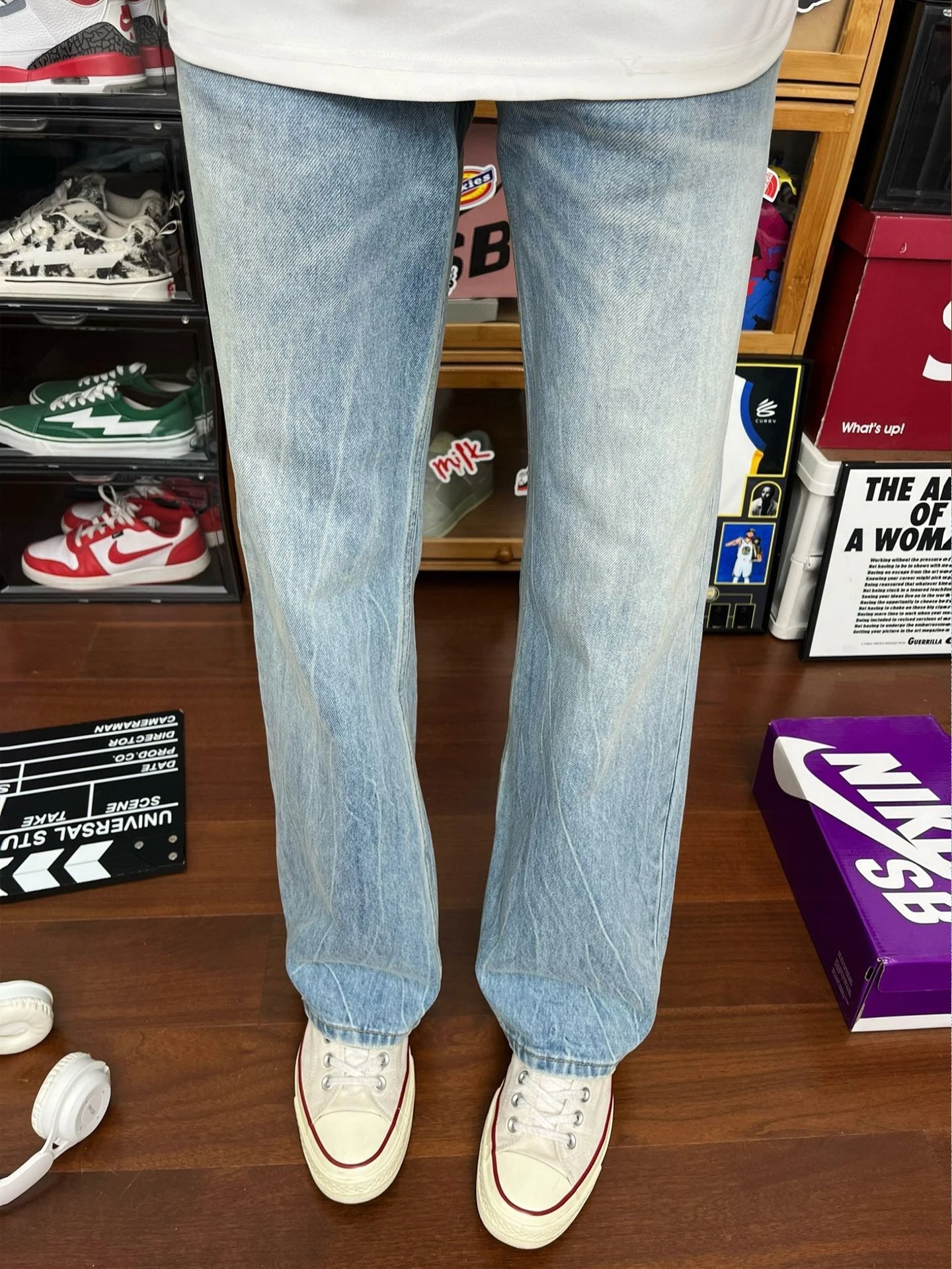 

Blue Bamboo Bud Lightning Pattern Men's Jeans CleanFit Flared Retro Straight Leg Denim Pants Low Waist Zipper Closure Four Se...