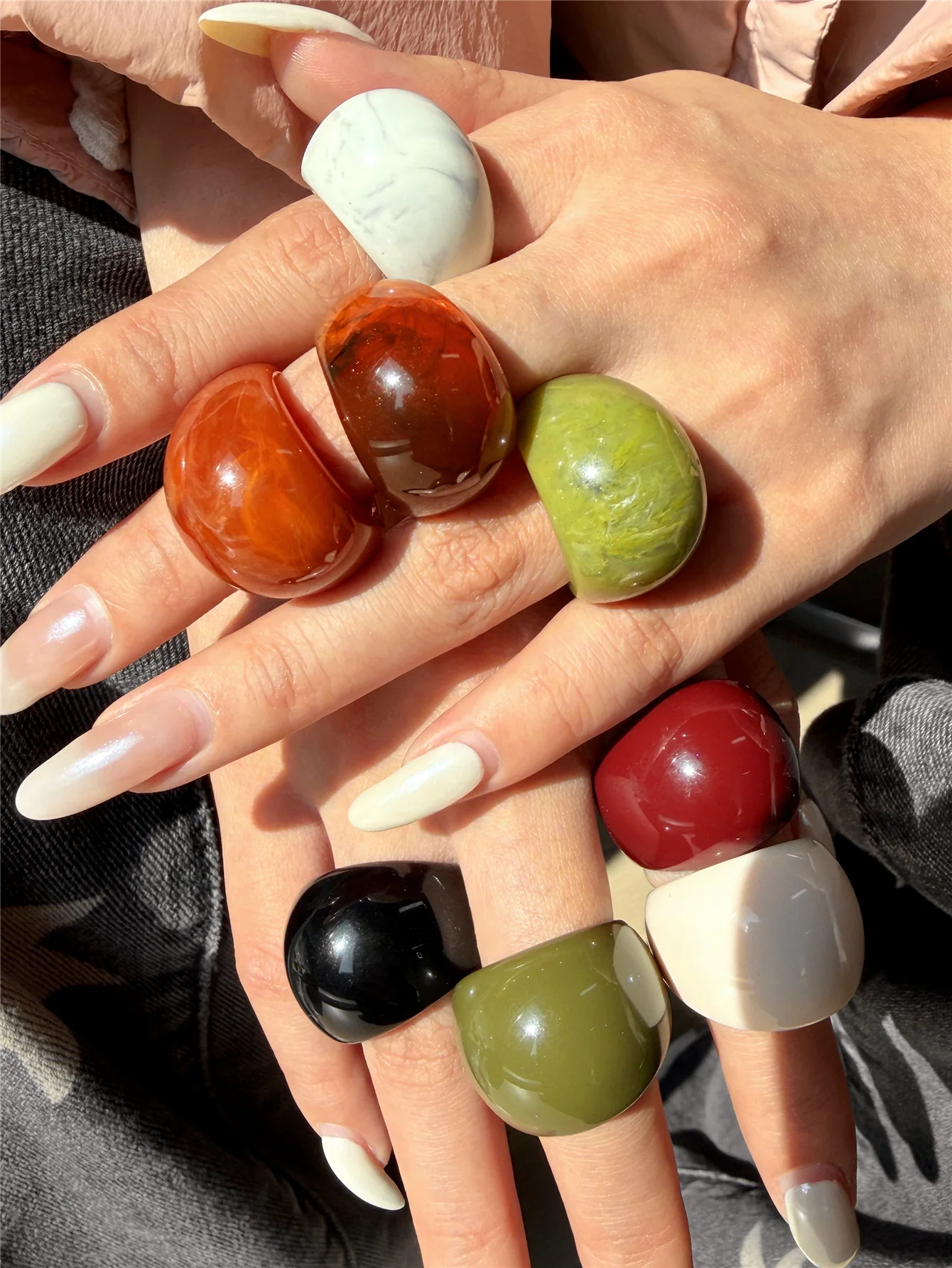 8-Piece Vintage Geometric Minimalist Resin Ring Set Colorful Oversized Oval Jewelry Set for Women's Everyday Wear Holiday Party