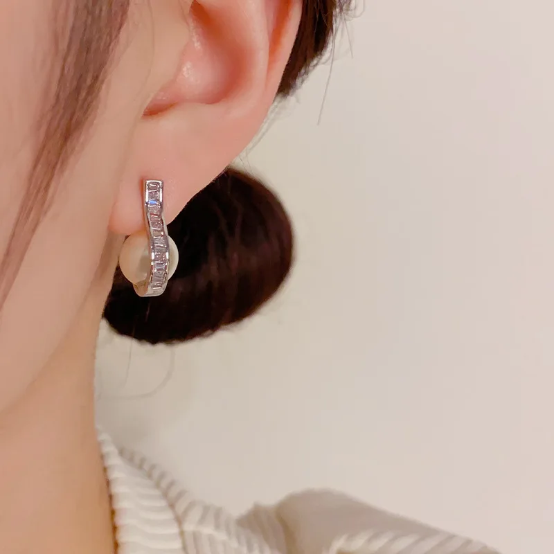 Korean Small Exquisite and Elegant Zircon Pearl Ear Studs Women's s925 Silver Needle Simple and Versatile Fashion Earrings image 4
