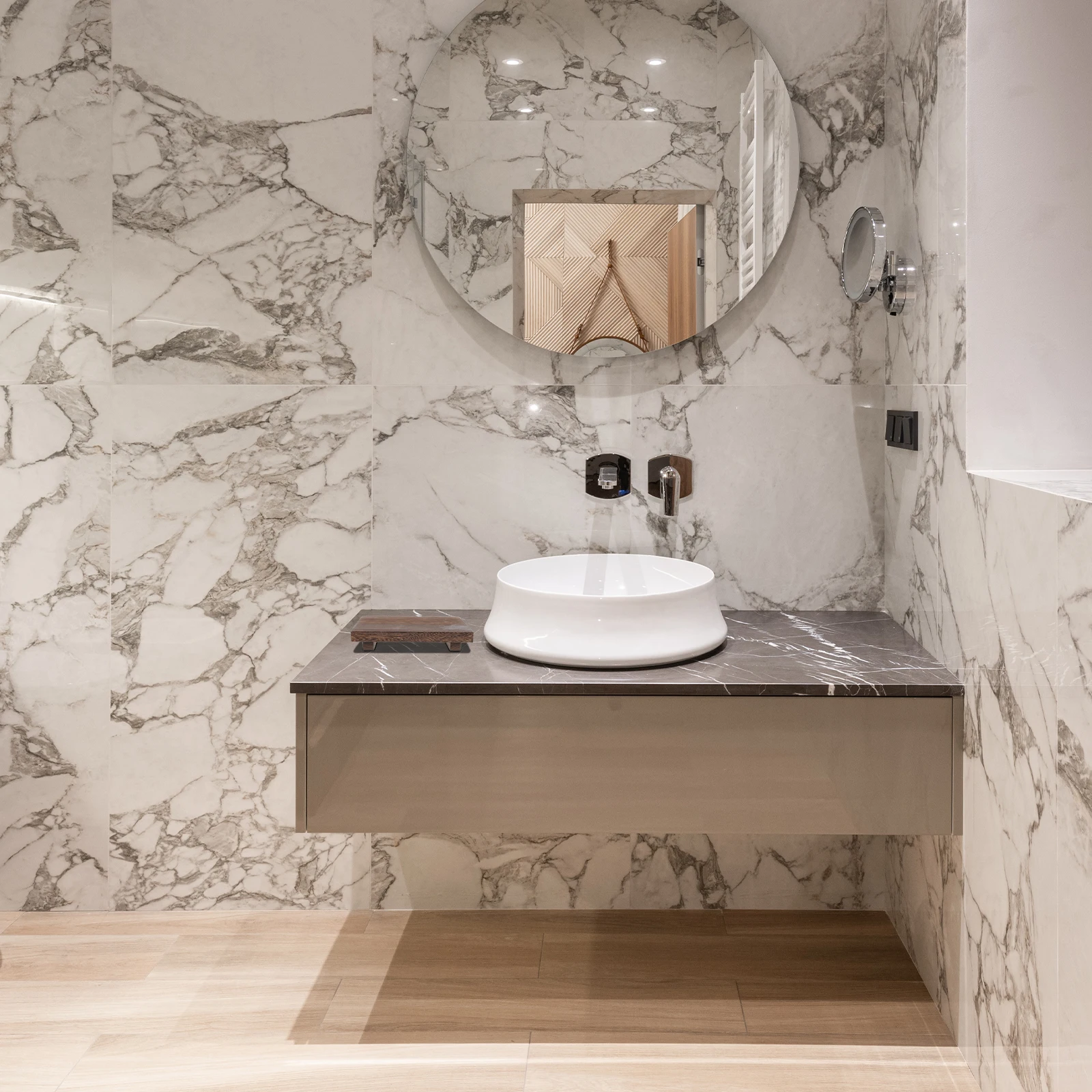 

Wood Riser Pedestal Stand Wooden Tray Organizer for Bathroom Kitchen Soap Display Practical Tray