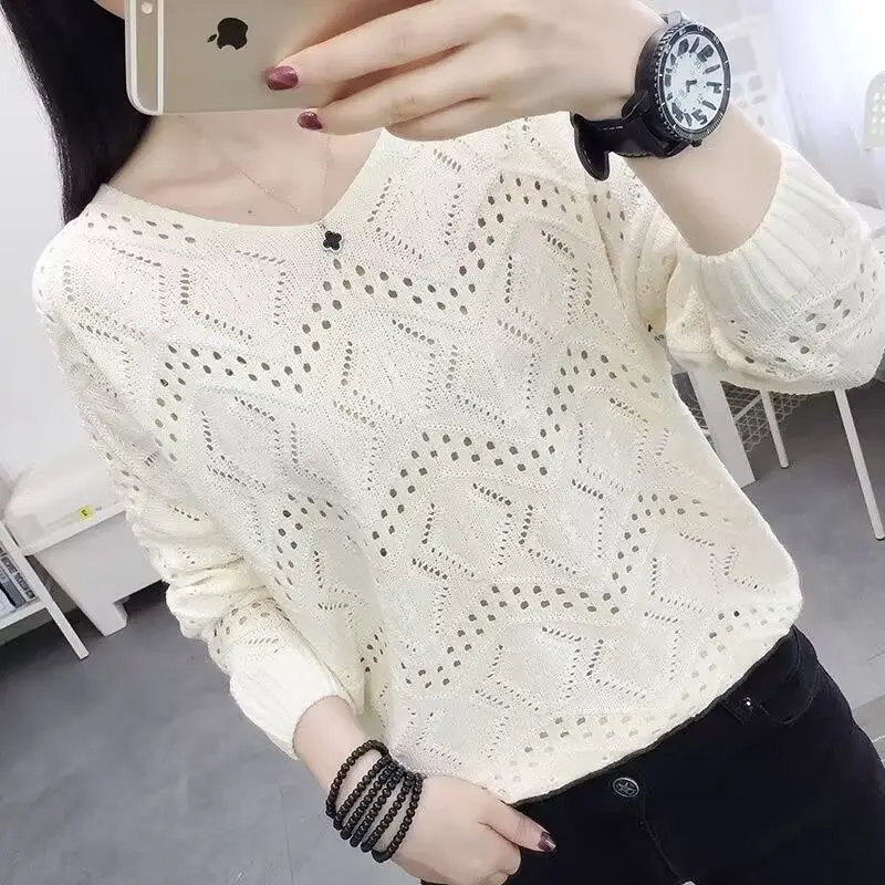 New Women\'s V-neck Hollow Knitted Shirt for Women Thin Edition, Early Autumn Top Versatile Hoodie Trendy Outfit