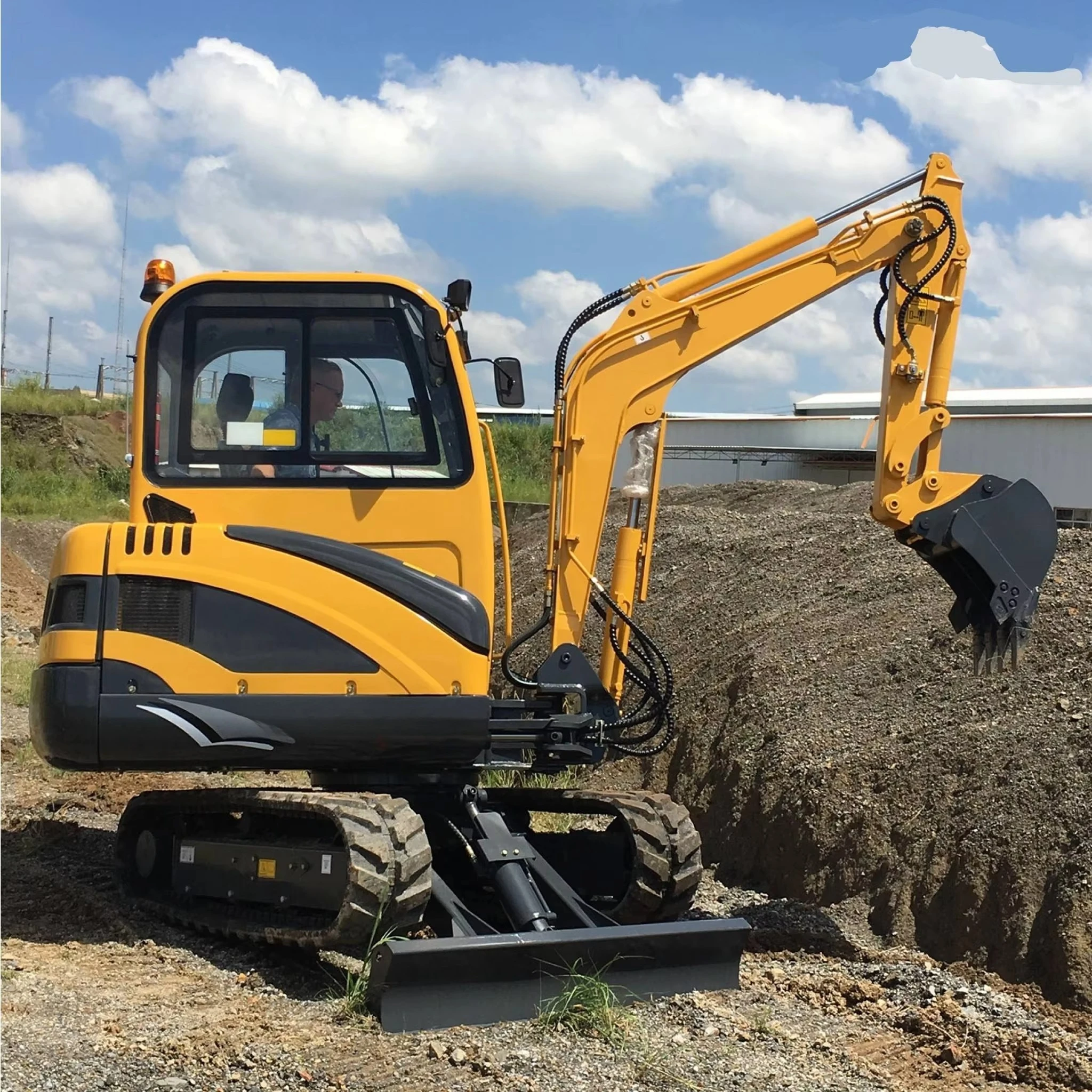 Customized Powerful Digging Mini Excavator 18kN Bucket Force Excavator for Foundation Excavation
