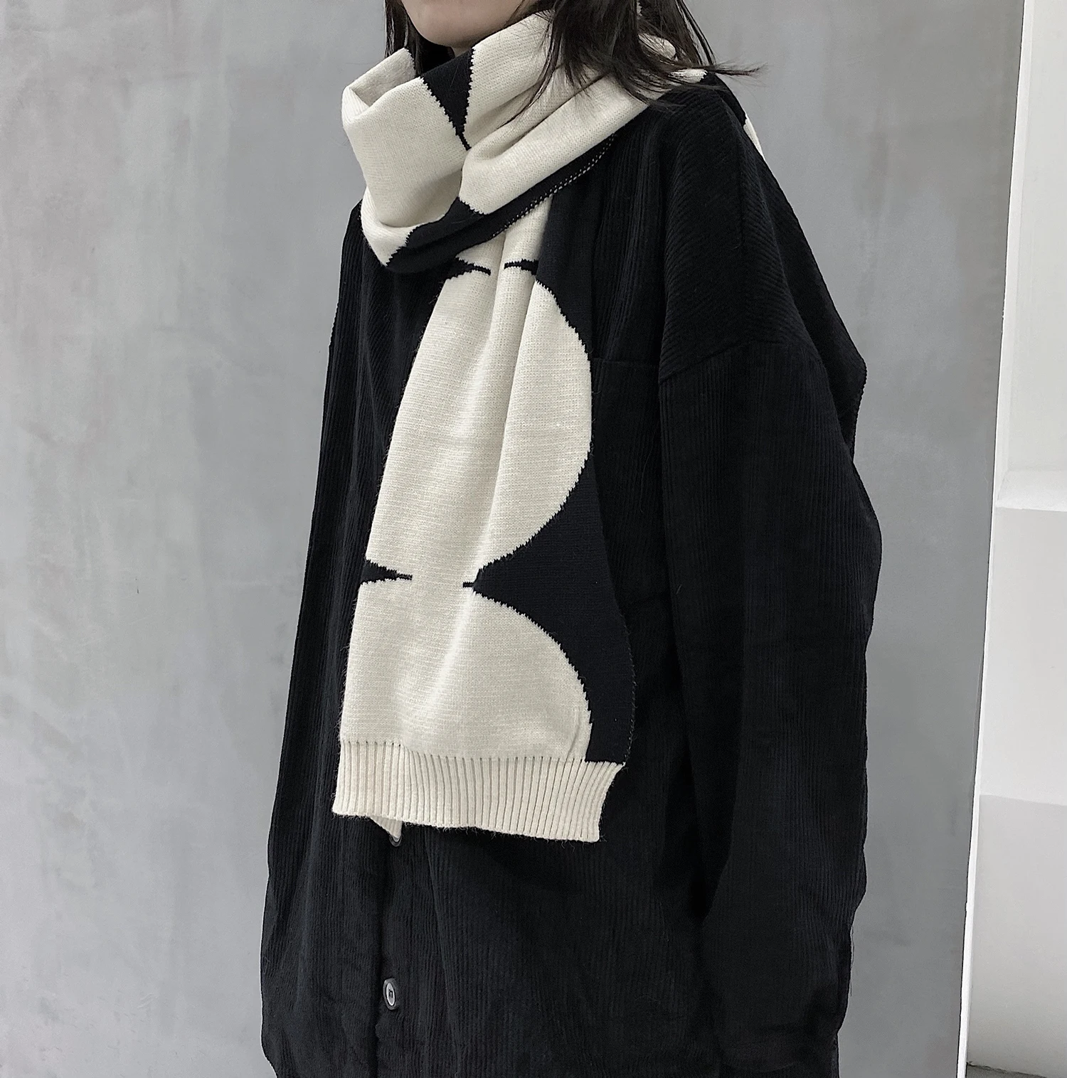 UMI MAO Niche Black White Contrasting Core Yarn Double-sided Scarf 2024 Autumn Winter Versatile Knitted Shawl Femme Y2K