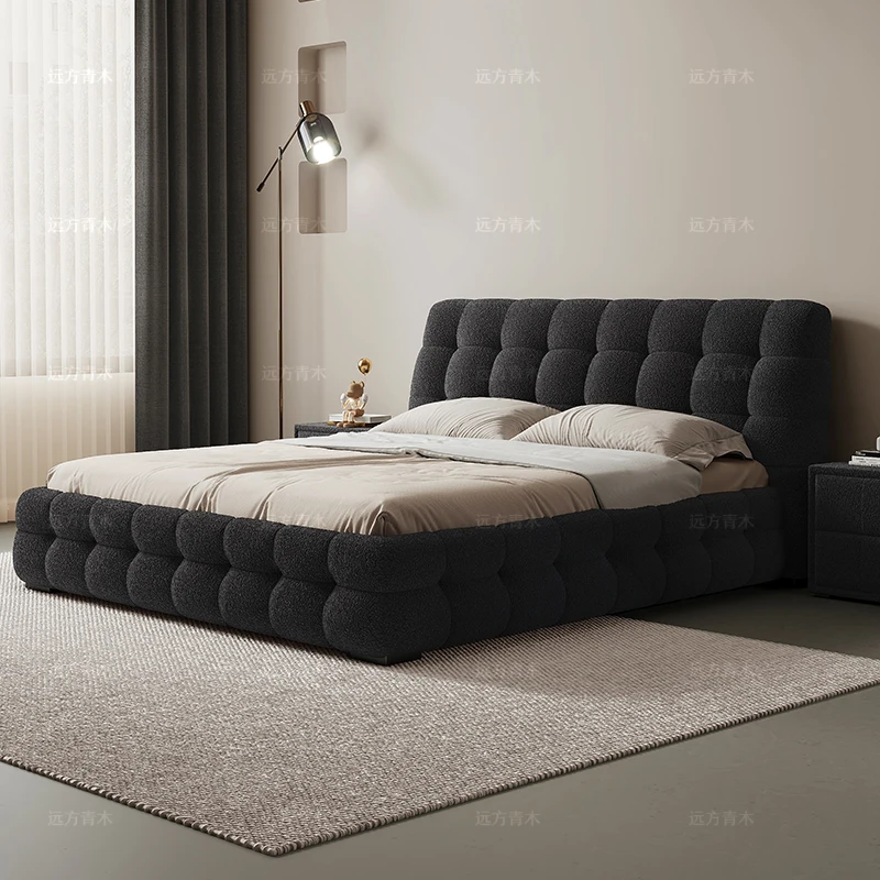 Lamb\'s wool marshmallow fabric bed is simple and modern, minimalist French retro high-end double master bedroom bed