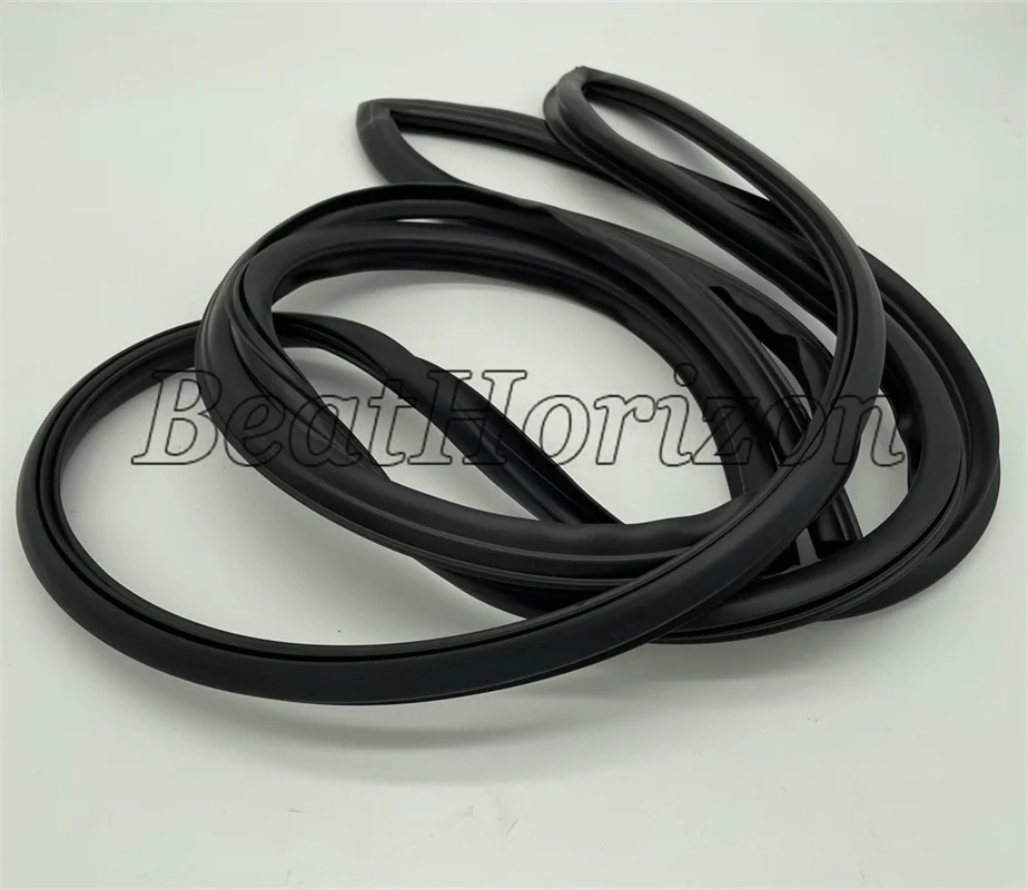 Windshield Upper Moulding Trim Seal 51318159784 for BMW E39 5-Series 525I 528I 530I 540I M5