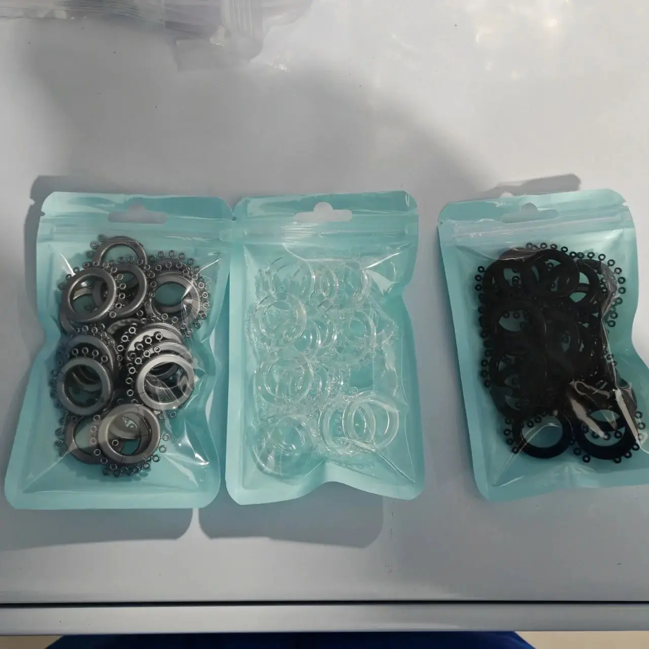 

1 упаковка, 240 шт. мини-эластичных лигатурных колец для ортодонтических брекетов, резиновые эластичные тайлы для зубных брекетов