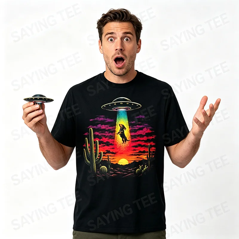 Lustiges Dackel-UFO-Abduktions-T-Shirt mit Wüstensonnenuntergang, Y2K-Alien-Abduktions-Hunde-Kunst, Ästhetische Kleidung, Neuartiges Geschenk, Sci-Fi-T-Shirts – Detail 6