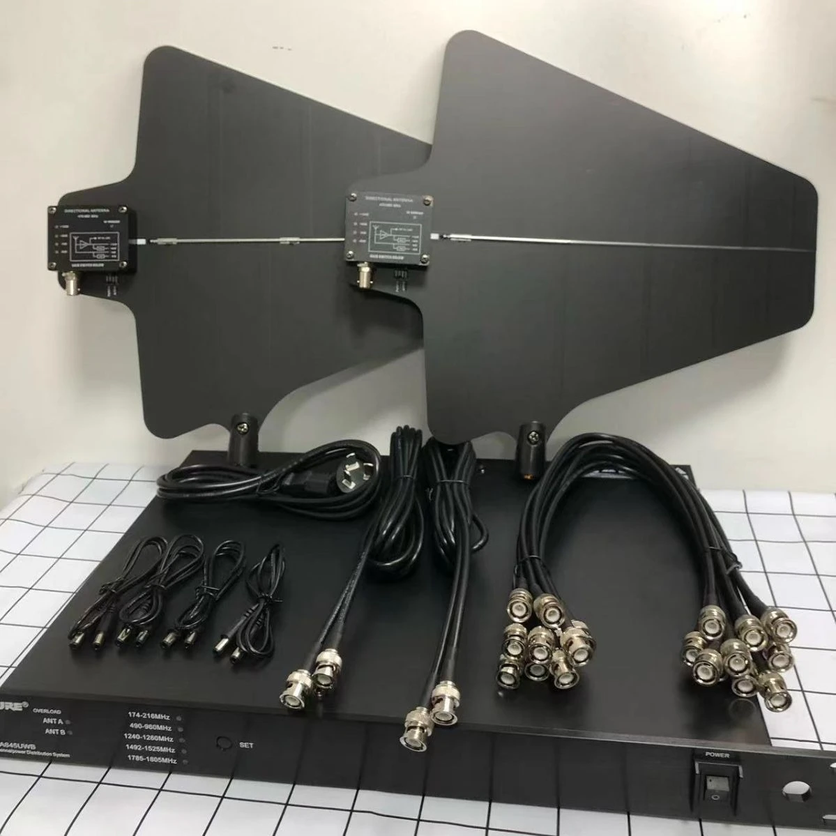 Antenna Distribution System  UA845UWB