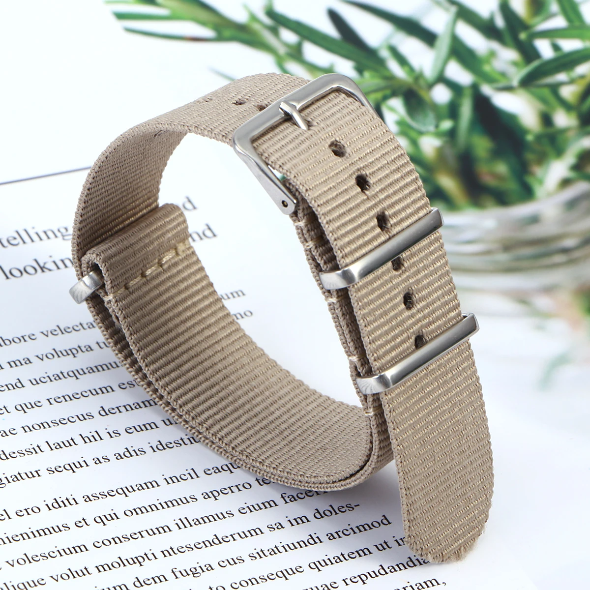 

Durable Khaki Woven Nylon Watch Strap Easy Install Breathable Replacement Bands 20mm