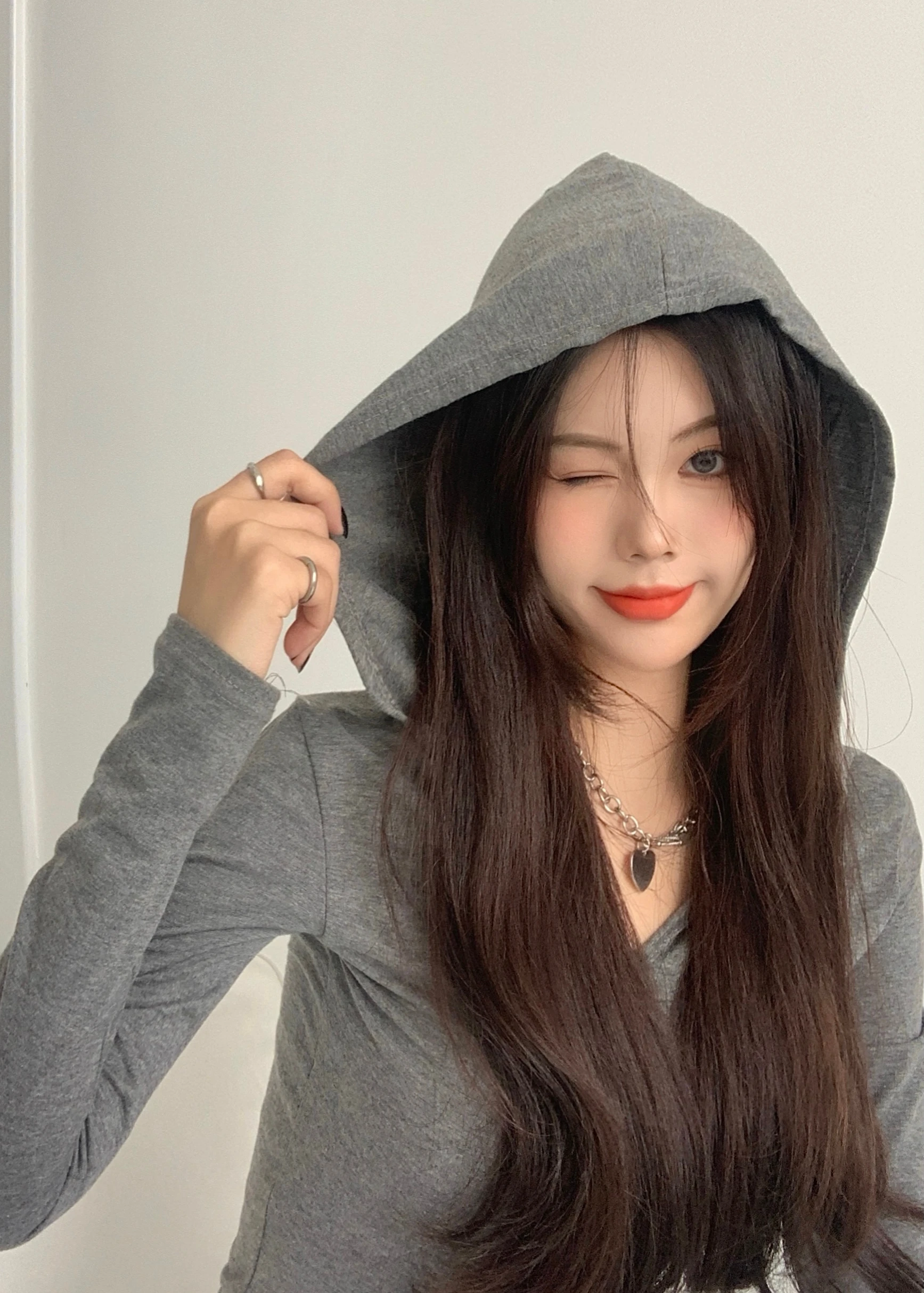 

Gagaok Casual V-neck Long Sleeved T-shirt Women Autumn 2025 New Korean Fashion Clothing Spicy Girl Chic Thin Hooded Top Tee
