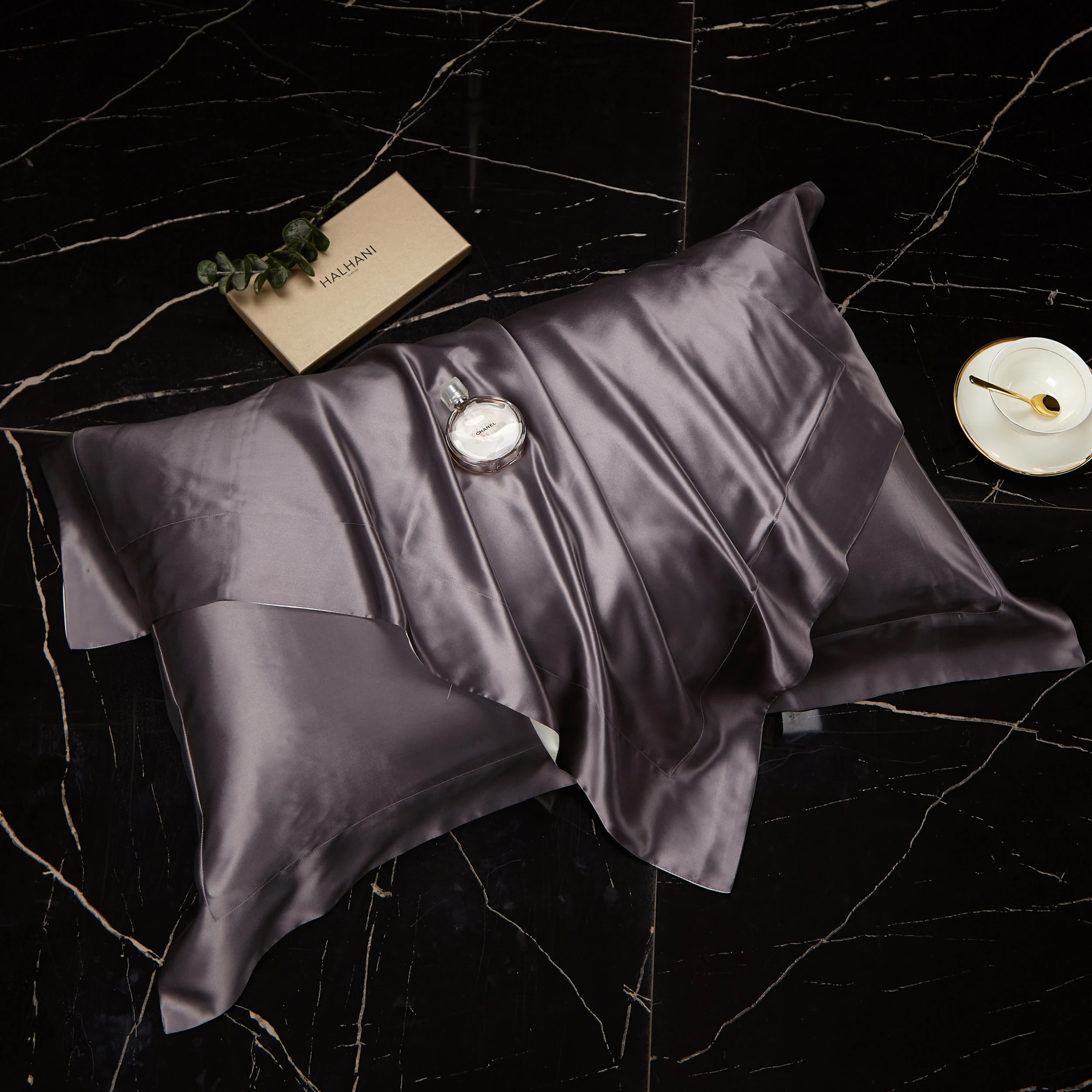ATNKADDS Mulberry Silk Pillowcase with Tencel Back 100% Silk Front Wide Border Pillow Cover for Hair and Skin Envelope Closure