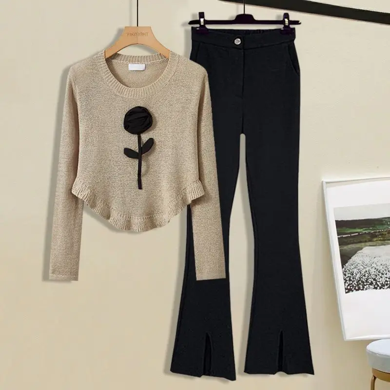 

Модный осенний комплект-двойка для женщин: брюки с высокой талией и разрезами, вязаный топ с 3D цветочным декором, полиэстер