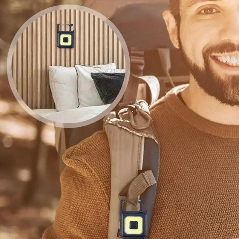 Mini lanterna LED Keychain para Camping, tocha impermeável com 3 modos iluminação