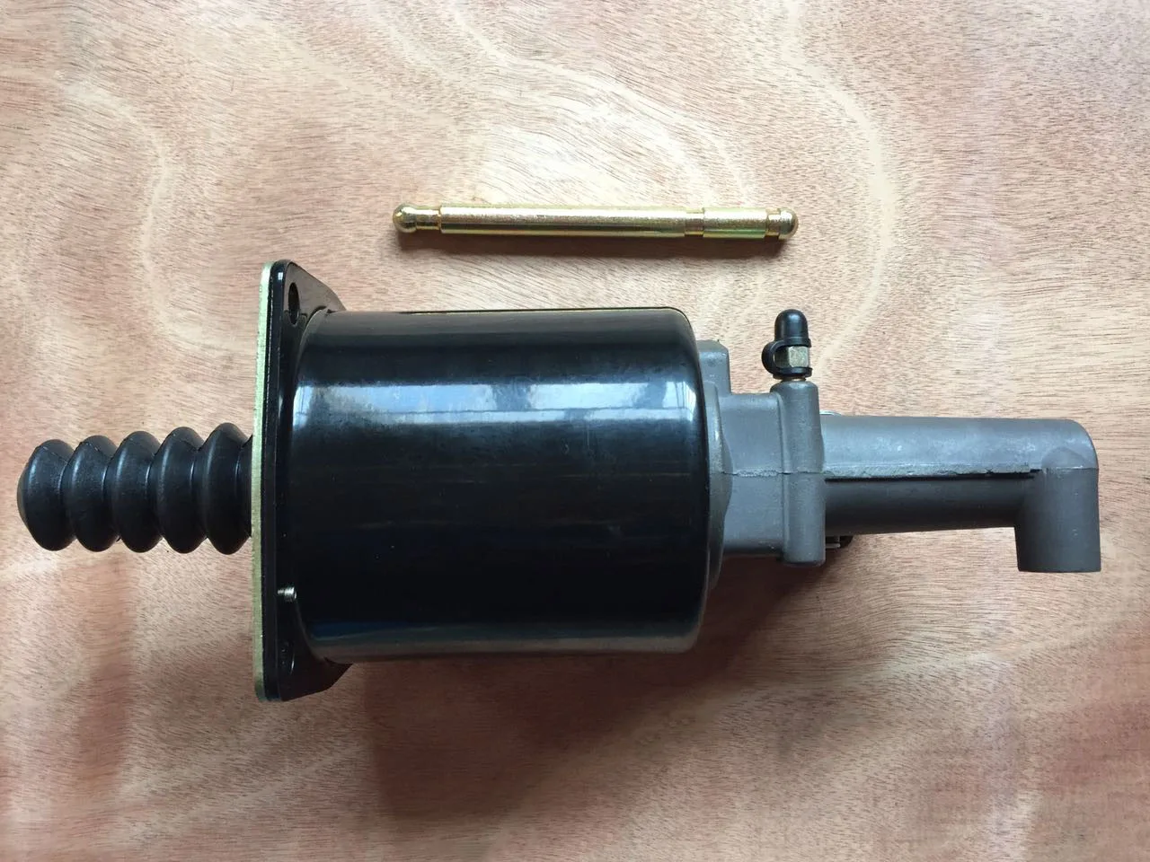 Truck Spare Parts For SHACMAN F2000 F3000 Clutch Booster Cylinder DZ9112230178