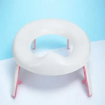 مقعد مرحاض محمول قابل للطي للأطفال الصغار من الأولاد والبنات مدرب نونية للسفر مدمج للاستخدام الخارجي للسيارة ومرحاض تدريب للأطفال