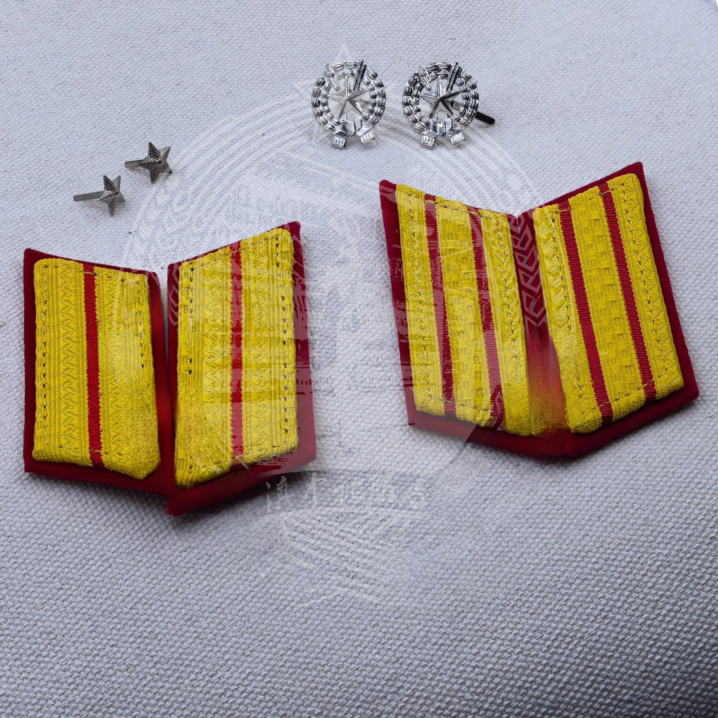 colarinho-decorativo-vermelho-estilo-militar-da-coreia-do-norte-ideal-para-entusiastas-de-camping-e-viagens-ao-ar-livre