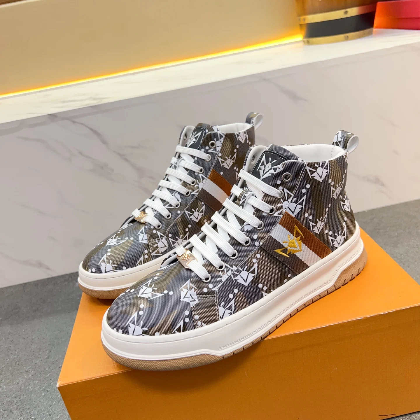 Men's Lac-up High-top boots outdoors Handmade Leather Casual Shoes Design Sneakers Man Comfortable Sports shoes Comfortable
