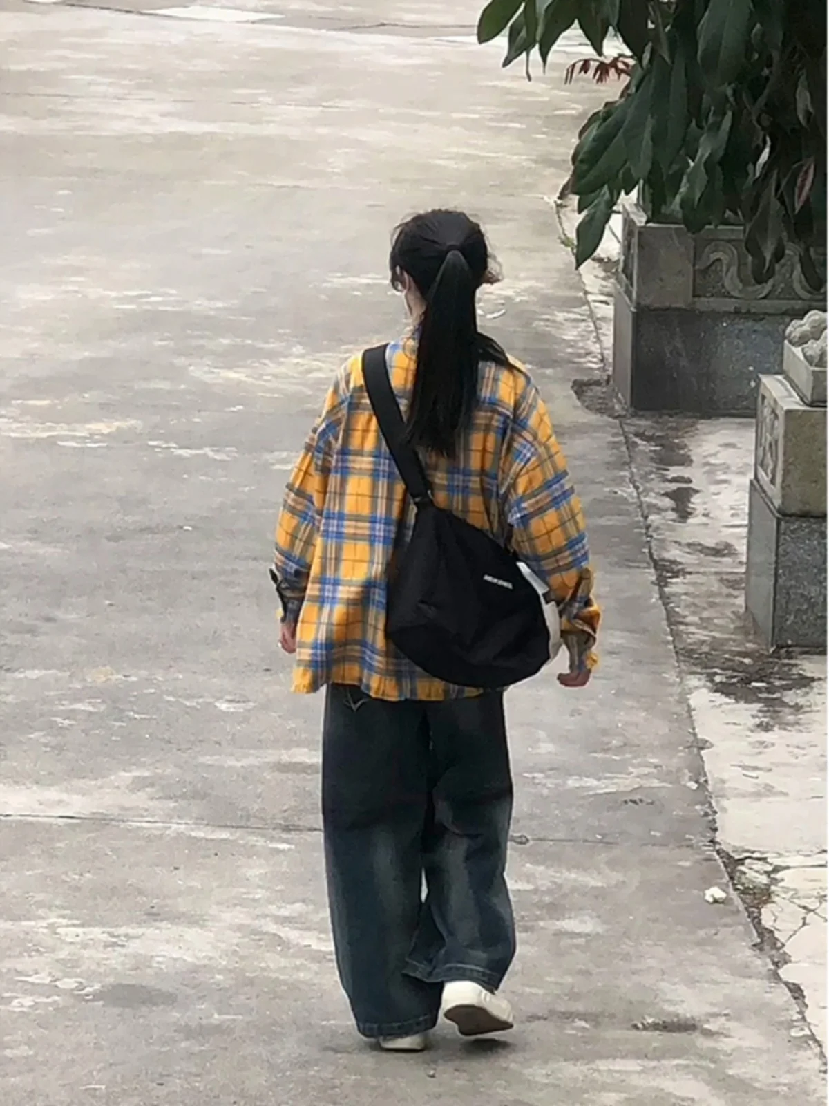 

Мужская летняя тонкая рубашка-поло в сине-желтую клетку, ретро-американский дизайн, приталенный крой, дышащая ткань...