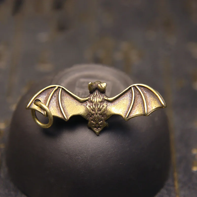 Retro Brass Mini Flying Bat Figurines Keychains Pendants Car Key Ring Bag DIY Lanyard Hangings Jewelry Accessories Animal Charms