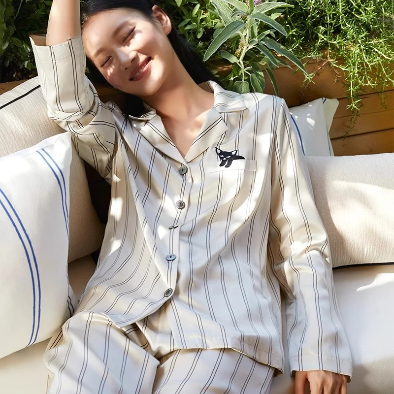 

Printed silk pajamas