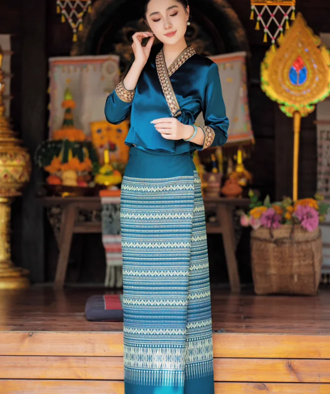 Chinese Yunnan Tea Costume Peacock Blue Dai Costume