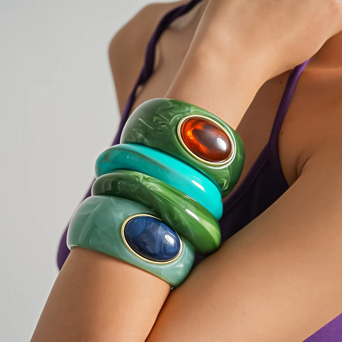 Retro Marbled Resin Irregular Cuff Bracelet Chunky Wide Acrylic Bangle Stackable for Women Elegant Jewelry Daily Wearing