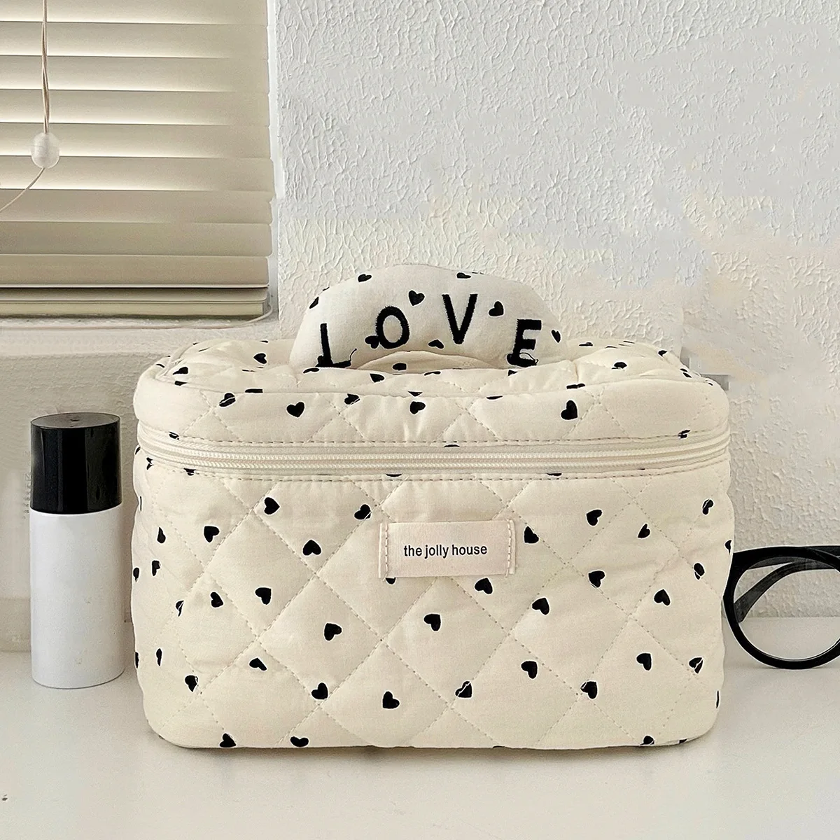 Cosmetic Storage Bag Heart Print Lovely Handheld Makeup Bag Large Capacity Cute Toiletry Wash Bag Travel Portable Zipper Pouch