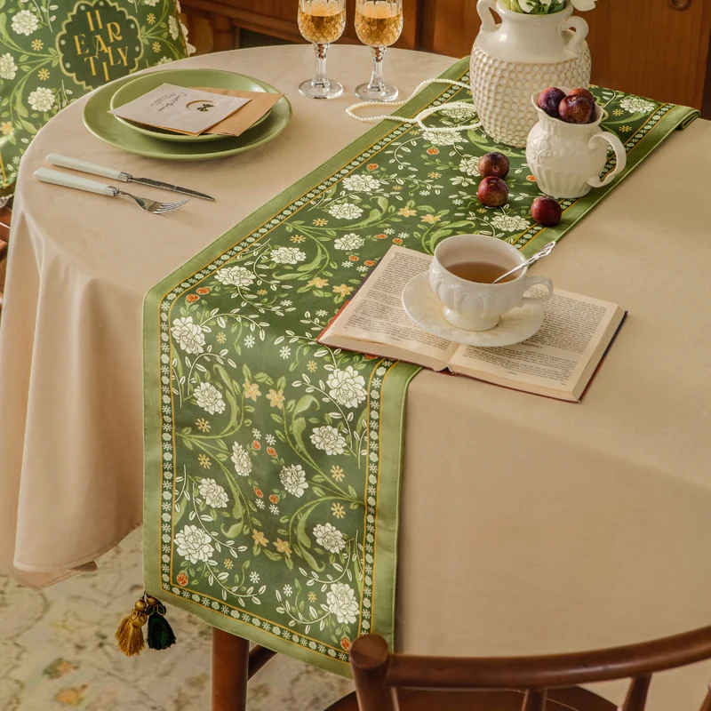 Retro Pastoral Style Plush Green Elegant Table Runner Luxury Cabinet Cover Table Decoration and Accessories Hotel Restaurant