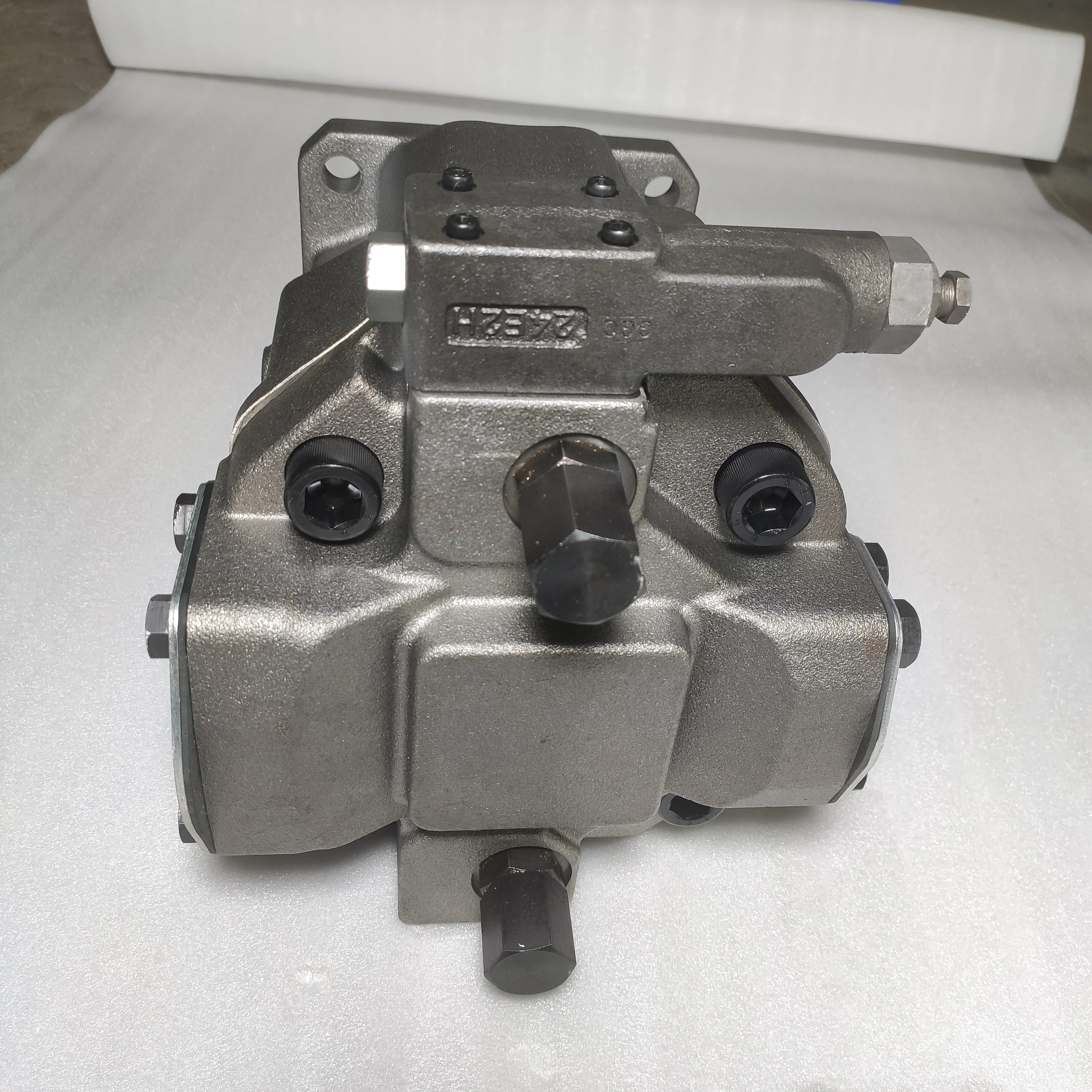 A10VO140DFR1/31R-PQC62N00-S3086 OEM مضخة المكبس A10VO A10VO45 A10VO74 A10VO100 A10VO140 مضخة الإزاحة المتغيرة للمكبس المحوري